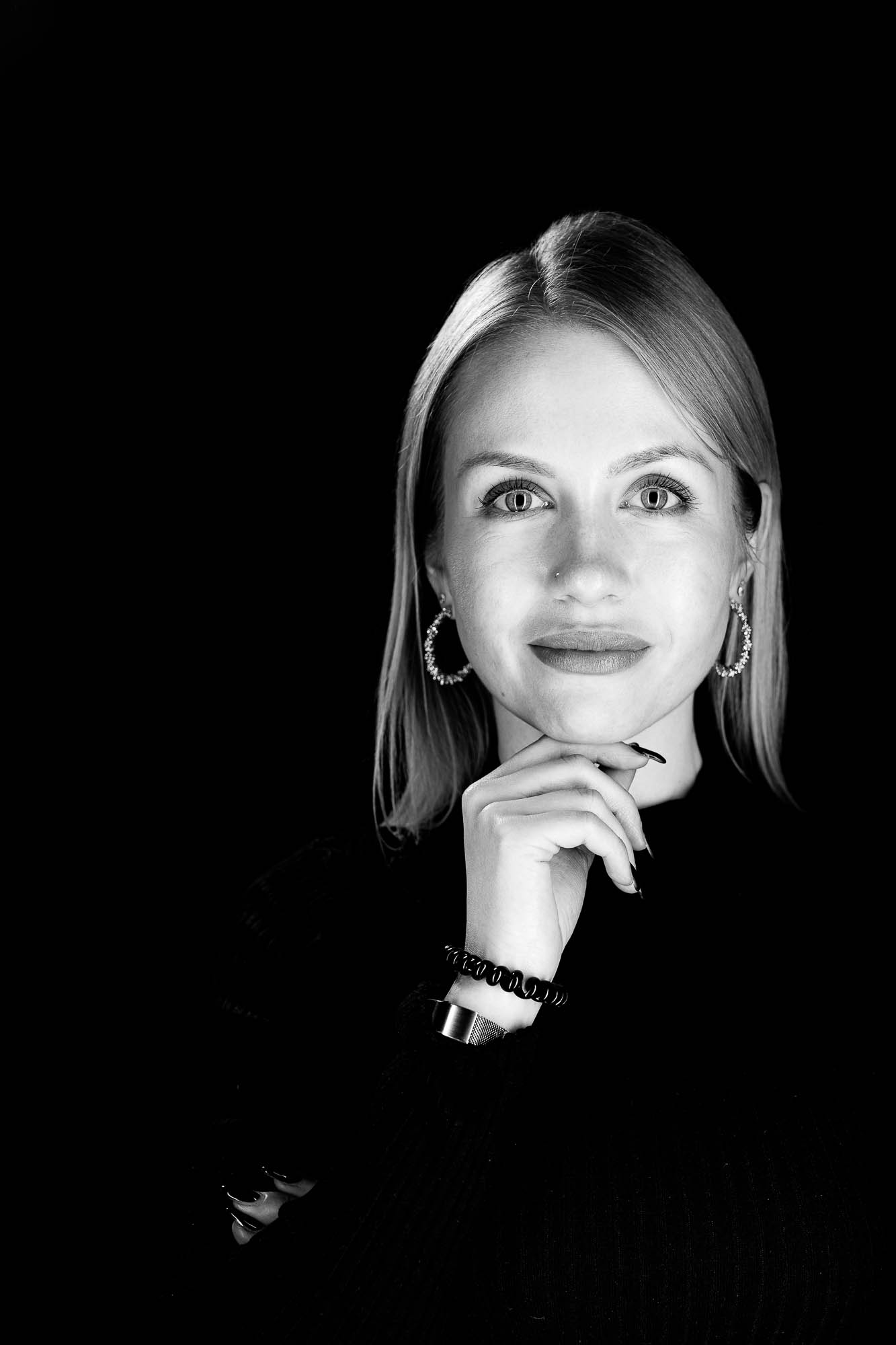 Export x3 Headshot  06640 Dez 01 2019 Bearbeitet Headshots 2019  Miro Nicole Nadine